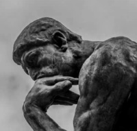 Rodin Gondolkodó szobra, részlet
